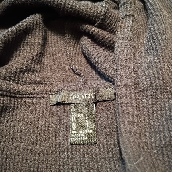 Black Forever 21 Long-Sleeve Thermal Material Hoodie Cut Into Crop Top, Size S - Picture 4 of 6